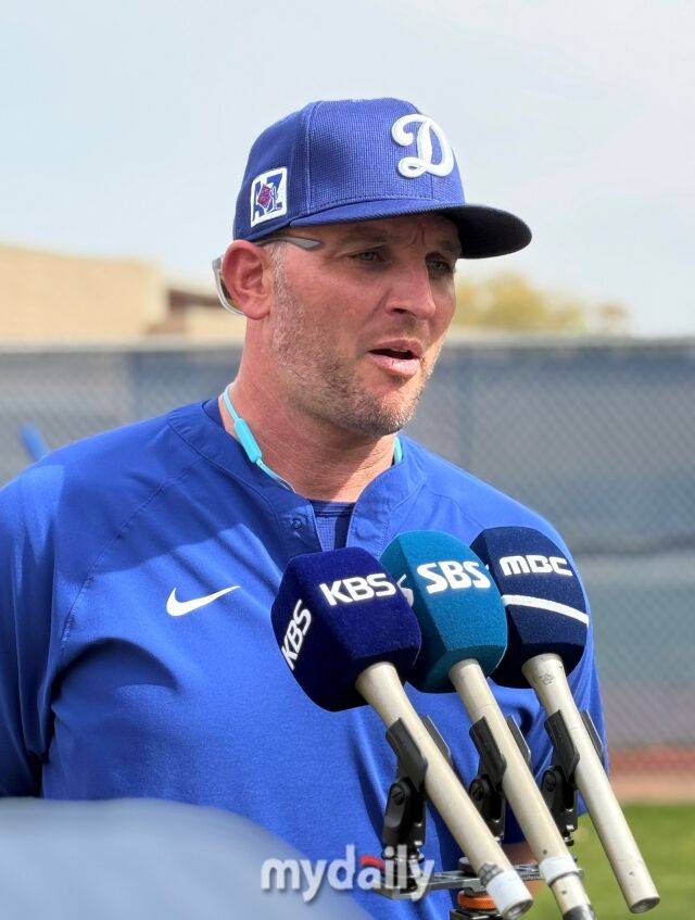 LA 다저스 애런 베이츠 타격코치./글렌데일(미국 애리조나주) = 박승환 기자