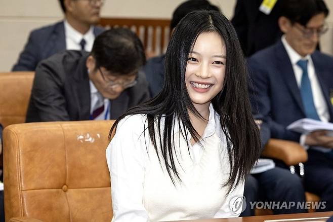 국회 출석 당시 뉴진스 하니. 연합뉴스