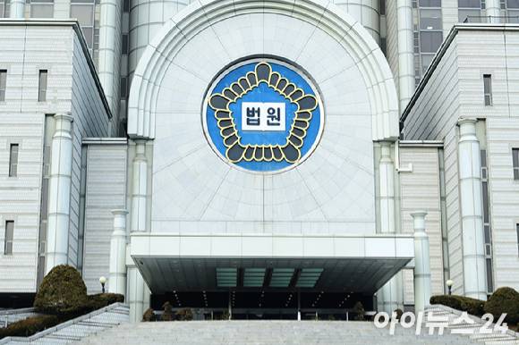 법원은 김재규의 사형 집행 45년 만에, 유족의 재심 청구 5년 만에 재심을 결정했다. 사진은 서울고등법원 법원 전경. [사진=정소희 기자]