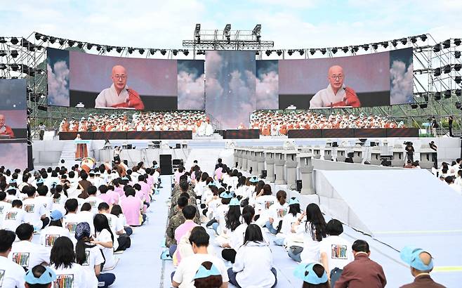 The Seon Meditation Summit at Gwanghwamun Square in September 2024 (Lee Sang-sub/The Korea Herald)