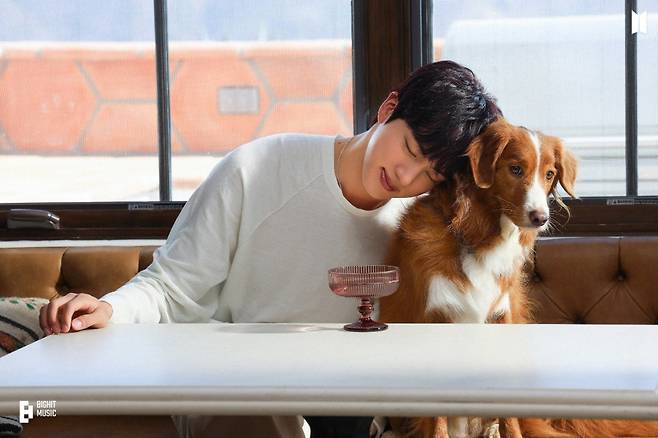 '비주얼 킹' 방탄소년단 진, 2024 올해의 비주얼 1위