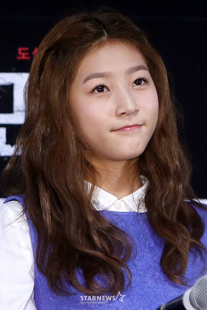 25일 오후 서울 광진구 자양동 롯데시네마 건대입구에서 열린 영화 '맨홀' 언론시사회에 참석해 포즈를 취하고 있다.  '맨홀'은 거미줄처럼 얽힌 지하 세계, 맨홀을 지배하는 정체불명의 남자와 그 속으로 납치된 자들의 목숨을 건 생존 게임을 그린 도심 공포 스릴러로 내달 8일 개봉 예정이다. /사진=최부석 기자 my2eye@
