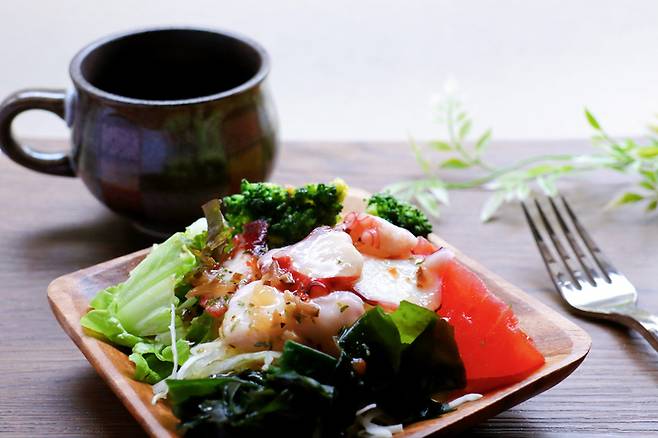 미역, 브로콜리, 미나리 등은 미세먼지를 배출하고 호흡기 건강에 좋다. [사진=게티이미지뱅크]