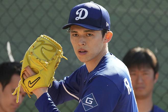 LAD pitcher Roki Sasaki.  AP연합뉴스