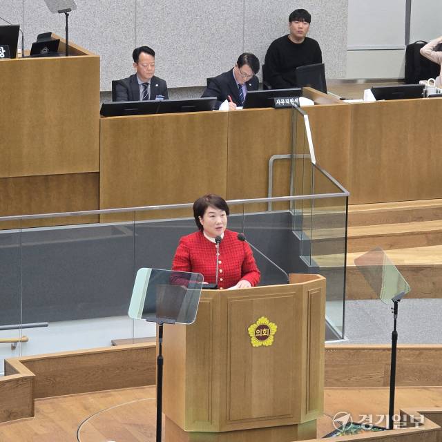 지미연 경기도의회 국민의힘 의원이 5분 발언을 하고 있다. 김경희기자