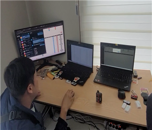 일당은 도박사이트 이용을 위해 자금을 충전하거나 환전하는 서비스를 제공하는 고객서비스(CS)센터를 따로 운영하면서 35억원 상당의 수익을 취했다. [서울경찰청]