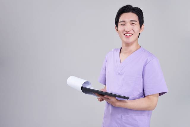 올 간호사 국시에서 남성 합격자가 4292명으로 조사됐다. 사진은 기사의 특정 내용과 관련 없음. 게티이미지뱅크