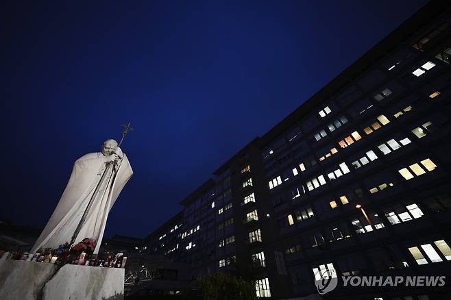 프란치스코 교황이 입원 중인 이탈리아 로마 제멜리 병원 [AP 연합뉴스 자료 사진. 재판매 및 DB 금지]