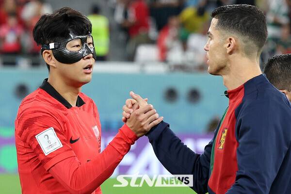 손흥민과 크리스티아누 호날두. 사진┃뉴시스/AP