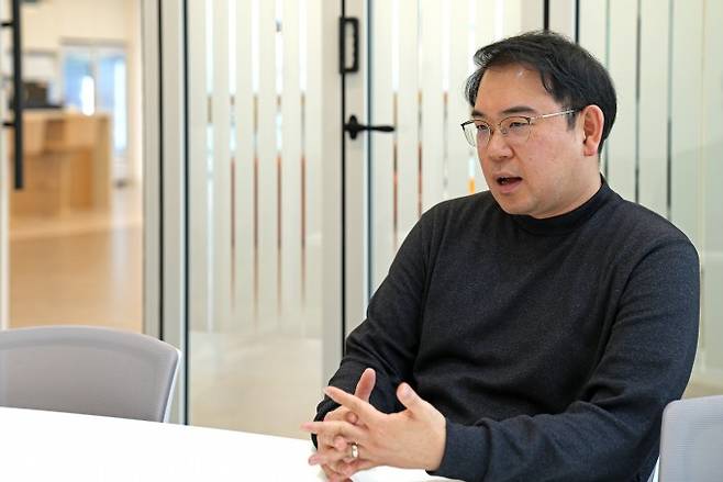 고성민 딥노이드 의료 연구개발(R&D) 본부장·이사가 인터뷰 질문에 답변하고 있다. 딥노이드 제공