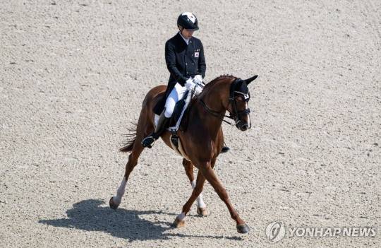 2024 파리 올림픽에 출전한 황영식과 델몬테[AFP=연합뉴스]