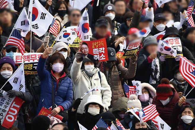 전광훈 사랑제일교회 목사가 이끄는 대한민국바로세우기운동본부(대국본)는 2월15일 광화문광장 일대에서 '윤석열 대통령 탄핵 반대 국민대회'를 개최했다. ⓒ시사저널 임준선