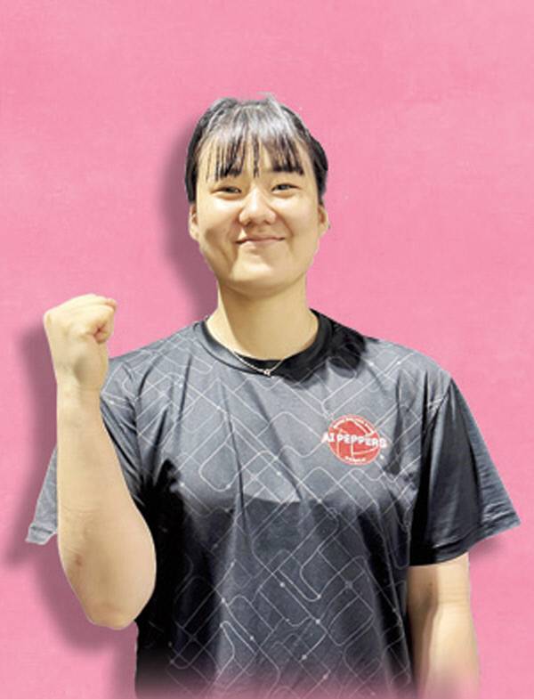파이팅 포즈를 취하고 있는 이한비. KOVO 제공
