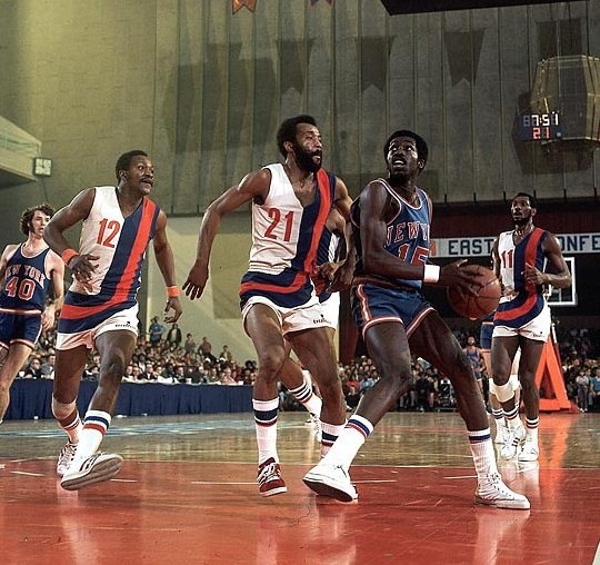 볼티모어 불리츠 선수들이 수비를 하고 있다.