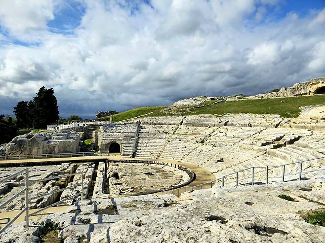 시라구사 고고학공원 그리스 극장.