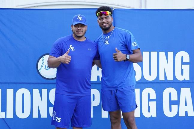 삼성 아리엘 후라도(왼쪽)와 데니 레예스. /사진=삼성 라이온즈 제공