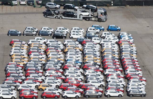 2월 19일 경기도 평택항 주변에 세워진 수출용 자동차 모습. 연합뉴스