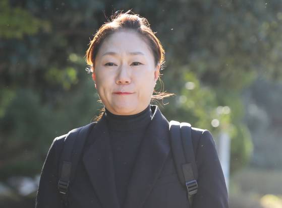 강혜경씨는 창원지검 소환조사에서 명태균씨와 홍준표 시장의 관계와 함께 20여차례에 걸쳐 여론조사를 실시했다고 진술했다. 뉴스1