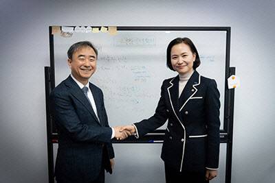 임문영 민주당 디지털특별위원장(좌)와 이해민 의원(조국혁신당)