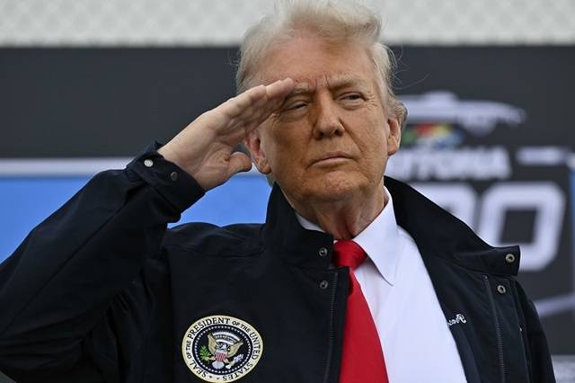 국민의힘에 이어 더불어민주당에서도 한국이 '핵 잠재력'을 확보해야 한다는 주장이 나오고 있다. 다양한 관측이 제기되는 가운데 결국 도널드 트럼프 미국 대통령이 가장 큰 변수가 될 것이라는 분석이 제기된다. /AP.뉴시스