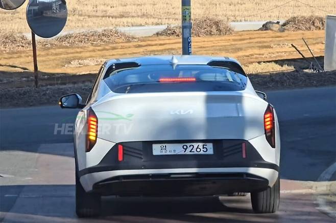 기아 'EV4' (출처 : 힐러TV)