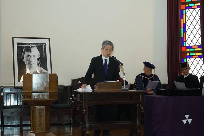 2월 16일, 일본 교토 도시샤대에서 윤동주 시인을 기리며 그에게 명예박사학위를 수여했다./연합뉴스