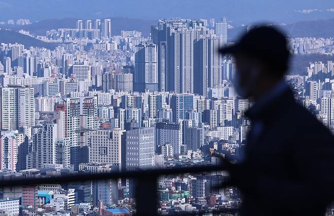 서울 남산에서 바라본 아파트 단지. /뉴스1
