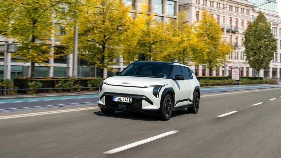 기아의 소형 전기 SUV EV3가 중앙일보 2025 올해의 차(Car Of The Year, COTY)올해의 '유틸리티' 부문상을 수상했다. 사진 기아