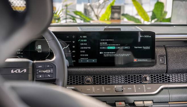더 기아 타스만 모델에 적용된 하만카돈 프리미엄 카오디오 사운드 시스템