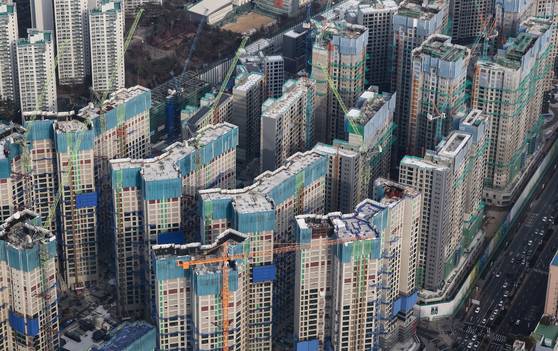 서울의 한 아파트 신축 현장. 연합뉴스