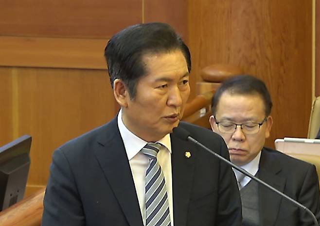 [서울=뉴시스] 김명년 기자 = 정청래 국회 탄핵소추단장이 25일 서울 종로구 헌법재판소에서 열린 윤석열 대통령 탄핵심판 11차 변론에서 최종 의견 진술을 하고 있다.(사진=헌법재판소 제공) 2025.02.25. photo@newsis.com *재판매 및 DB 금지