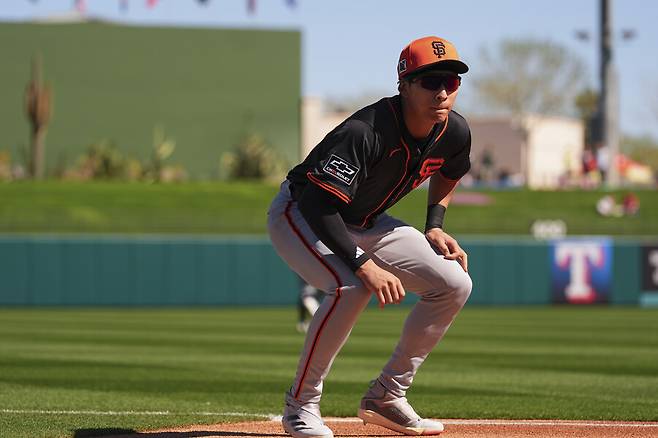 ▲ 이정후는 23일(이하 한국시간) 미국 애리조나주 서프라이즈에 위치한 서프라이즈 스타디움에서 열린 2025 메이저리그 텍사스 레인저스와의 시범경기에서 3번타자 중견수로 선발 출전해 3타수 1안타를 기록했다. ⓒ연합뉴스/AP