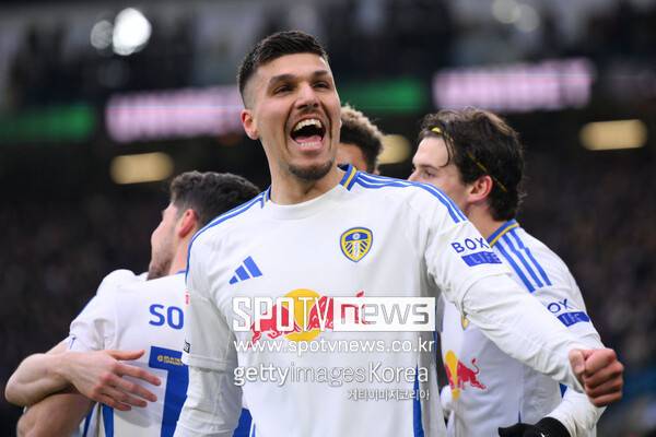 ▲ 마노르 솔로몬은 '이스라엘 손흥민'으로 불린다. 리즈의 프리미어리그 승격에 열을 올리고 있다.