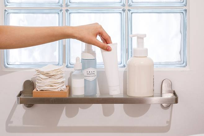 건강한 피부를 위해서 피부 유형에 맞게 세안 빈도, 클렌저 종류 등을 선택해야 한다./사진=클립아트코리아