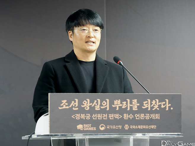 이용자들에 감사의 뜻을 전한 조혁진 대표.