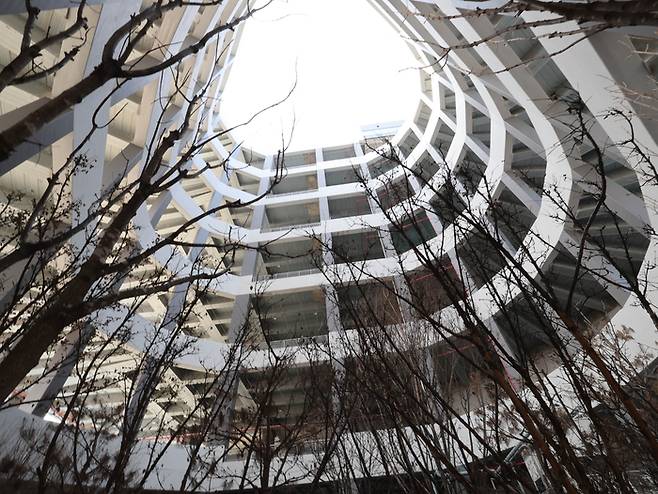 경기도 안산시의 한 미분양 물류창고가 텅 비어있는 모습. [이충우 기자]