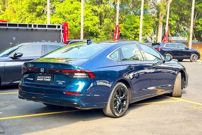 혼다 어코드 페이스리프트