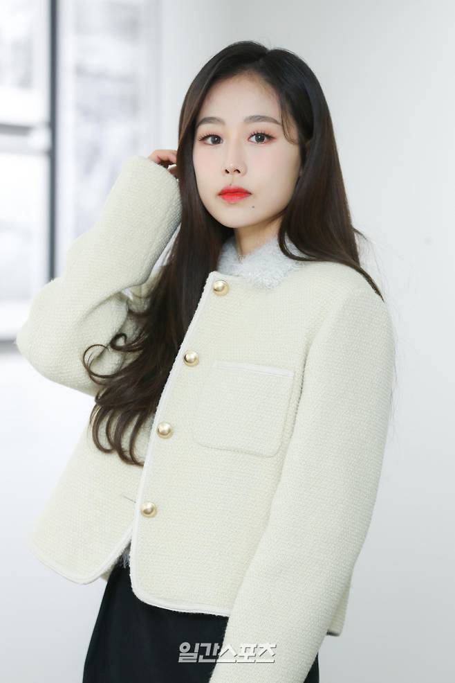 그룹 러블리즈 이수정이 15일 오후 서울 중구 순환동 KG타워 아트스페이스 선에서 진행된 일간스포츠와 인터뷰에서 포즈를 취하고 있다. 서병수 기자 qudtn@edaily.co.kr /2022.12.15.