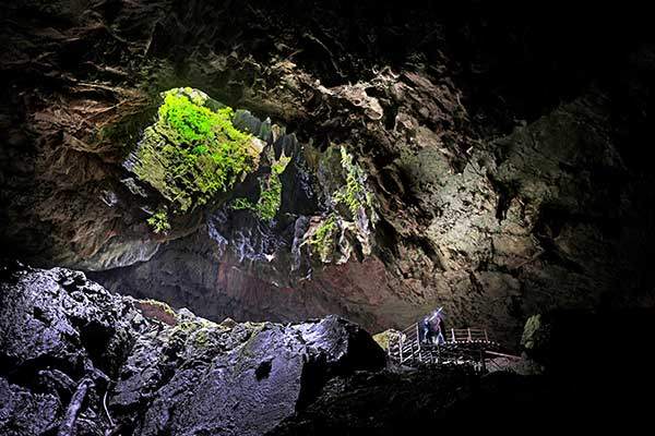 클리어워터 동굴 내부. 이 동굴 길이는 250여 km에 이른다.