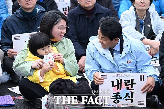 윤종오 함박웃음