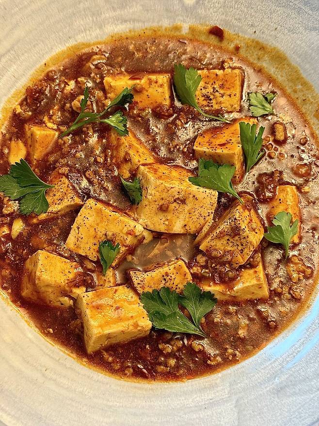 IMG_0886.jpeg 홍콩 미슐랭 1스타 모트32의 음식을 커버해보았습니다