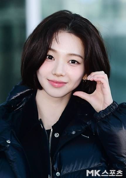 그룹 에스파 카리나가 파격적인 단발 변신과 함께 지드래곤(G-DRAGON)의 신곡 뮤직비디오에 출연하며 화제를 모았다. 사진=김영구 기자