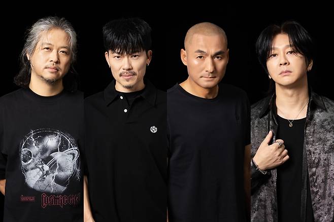 YB의 '오디세이'에는 반주 버전을 포함해 총 12곡이 수록됐다. 디컴퍼니 제공