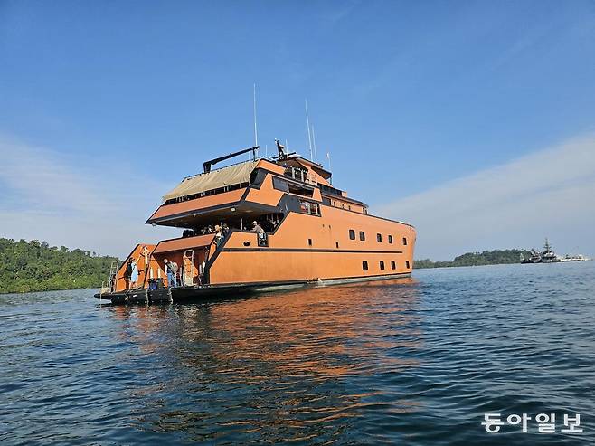 리브어보드 다이빙 배로는 태국에서 가장 큰 규모인 리틀 프린세스호.