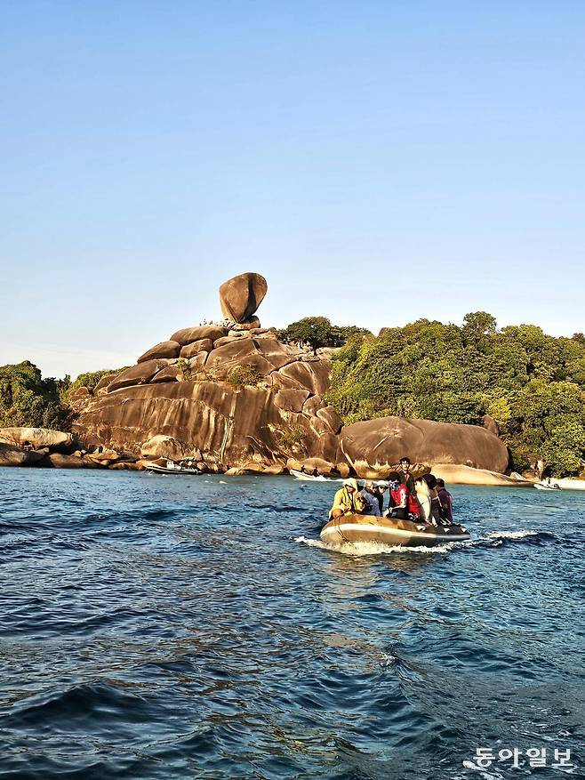 코 시밀란 섬의 세일락 해변.