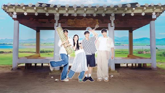 우리 마을 똥강아지(Every Village Needs Grandchildren) [사진=넷플릭스]