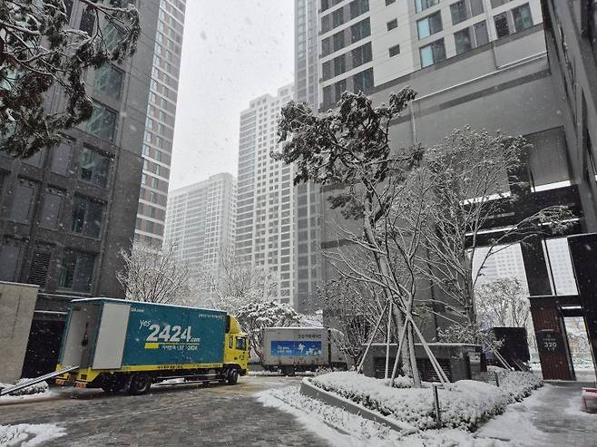 서울 강동구 둔촌주공을 재건축한 국내 최대 대단지 '올림픽파크포레온'이 지난 11일 27일 입주를 개시했다. 사진=전민경 기자