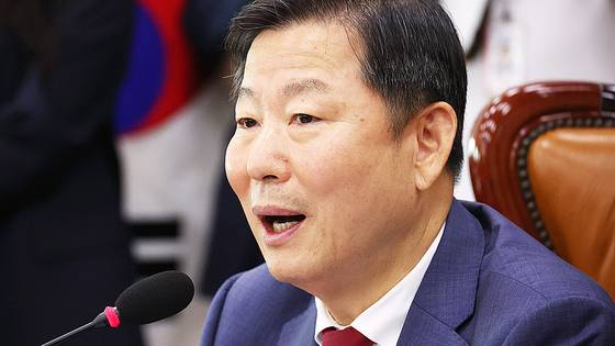 국회 산업통상자원중소벤처기업위원회 위원장인 이철규 국민의힘 의원이 지난해 7월 9일 국회에서 열린 전체회의에서 발언을 하고 있다. 연합뉴스