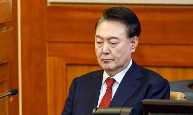 윤석열 대통령이 지난 11일 서울 종로구 헌법재판소에서 열린 탄핵심판 7차 변론에 출석하고 있다. 공동취재사진