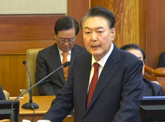 윤석열 대통령이 지난달 25일 서울 종로구 헌법재판소에서 열린 윤 대통령 탄핵심판 11차 변론에서 최종 의견 진술을 하고 있다. 2025.2.25 [사진=연합뉴스]